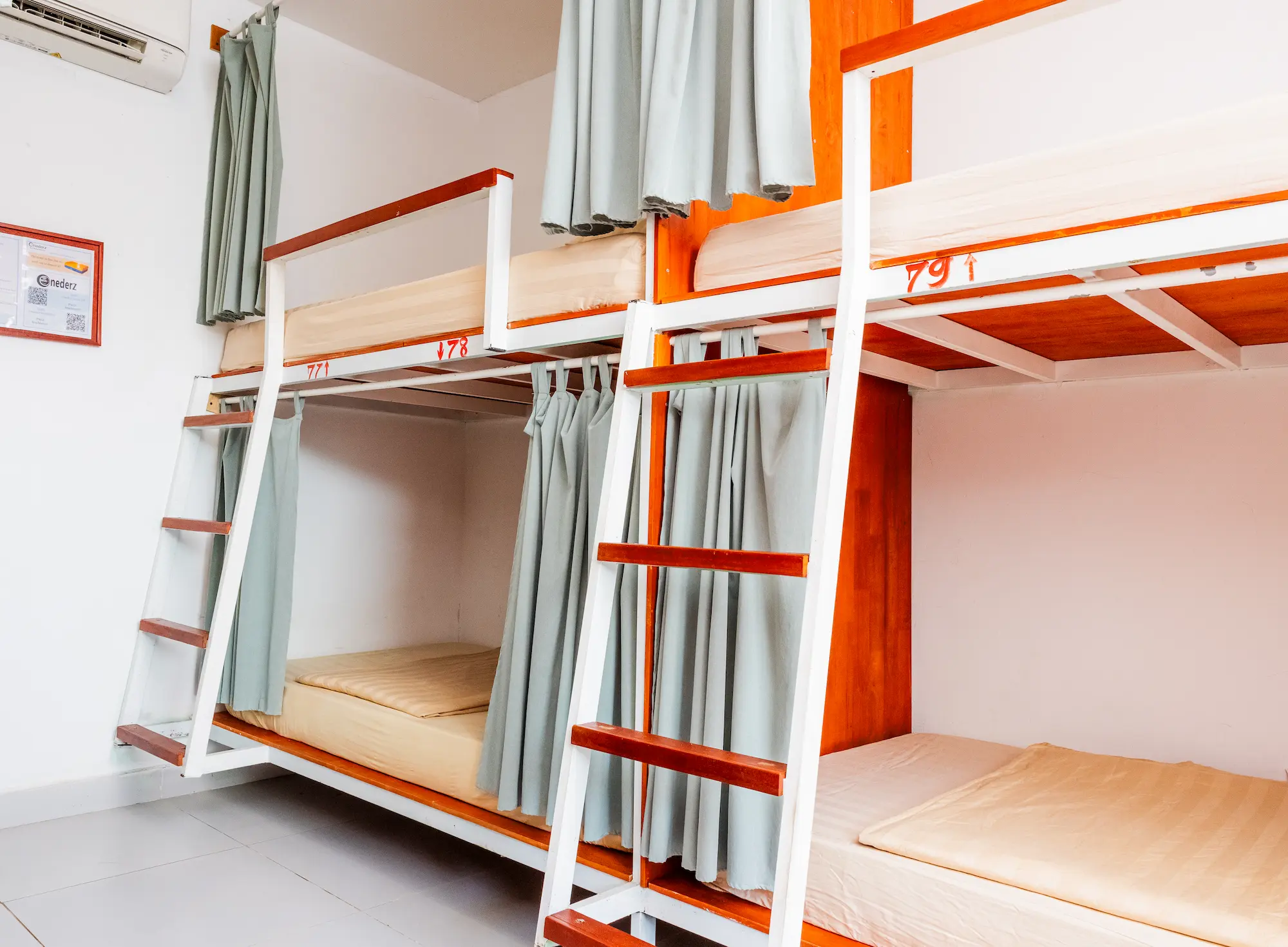 6 Bed Mixed Dorm - Image 1