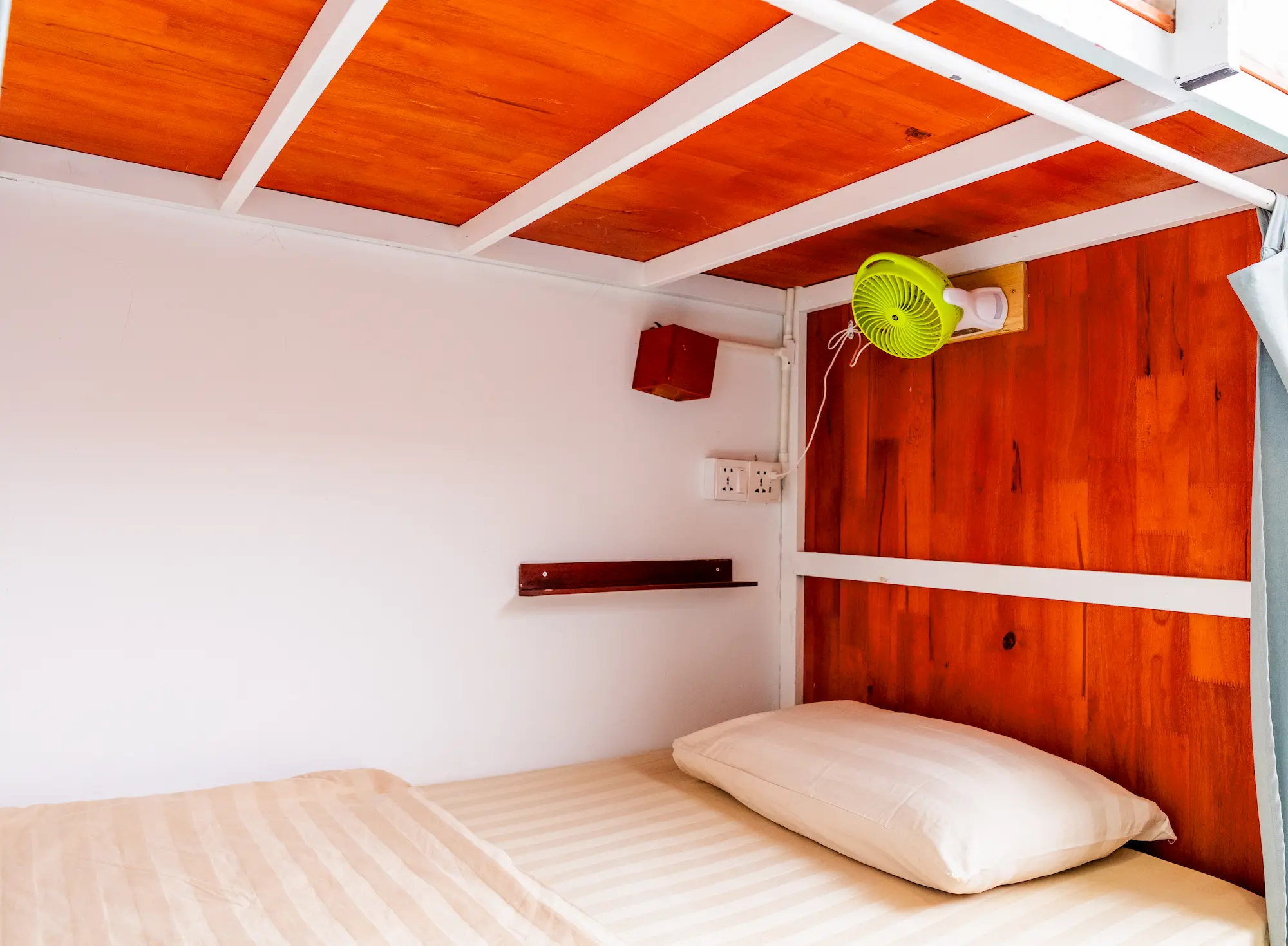 6 Bed Mixed Dorm - Image 2