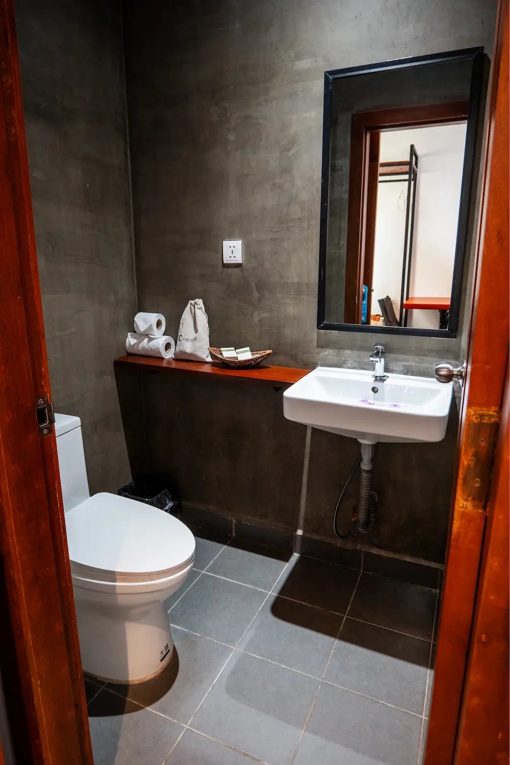 Double Room With Balcony - Image 3