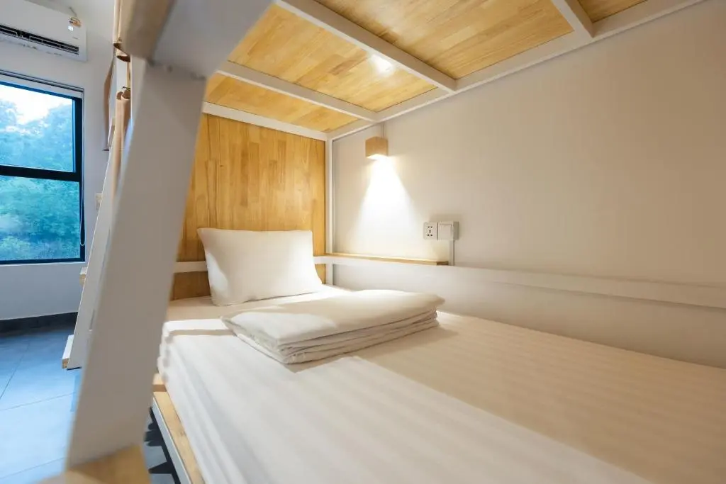 6 Bed Dormitory - Image 3