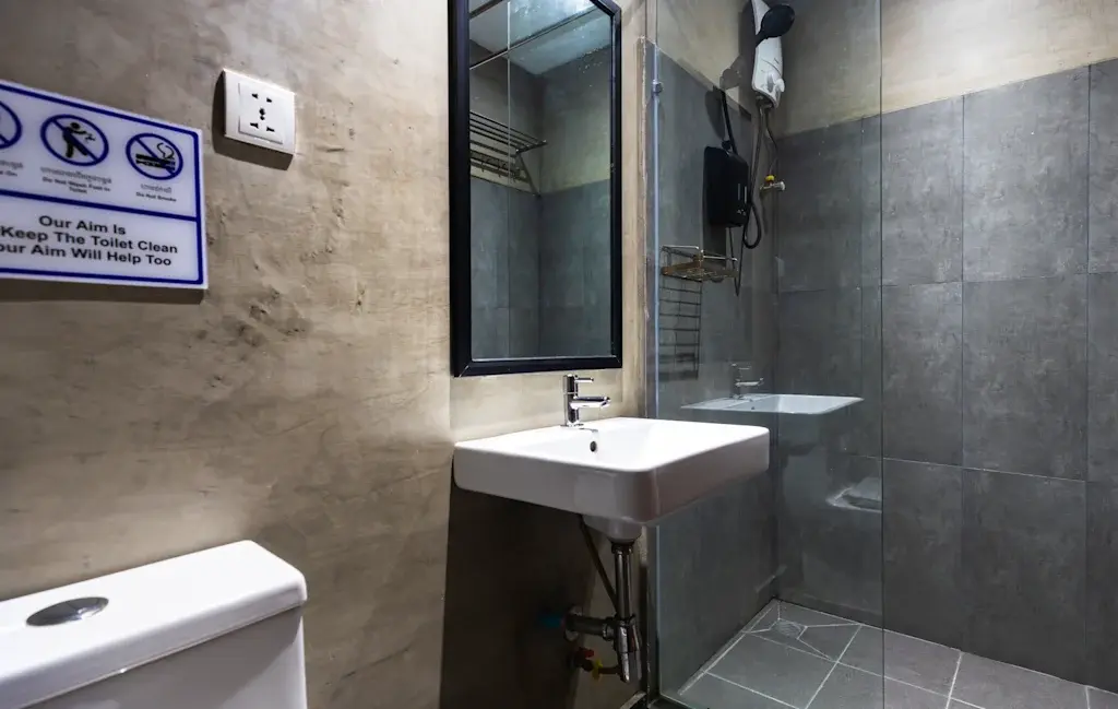 Double Room With Balcony - Image 6